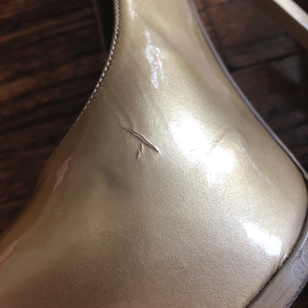 Authentic Gold YSL heels - Picture 4 of 6